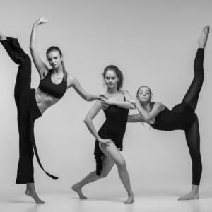 Contemporary & Stretching (adults) - 12 lessons Course (60 min, GROUP)