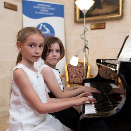 PIANO DUET (4 hands/ 1 instrument - 12 lessons Course (45 min, PAIRED)