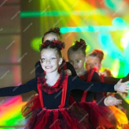 BALLROOM DANCE - Syncro Latin Dance - 12 lessons Course (60 min, GROUP)